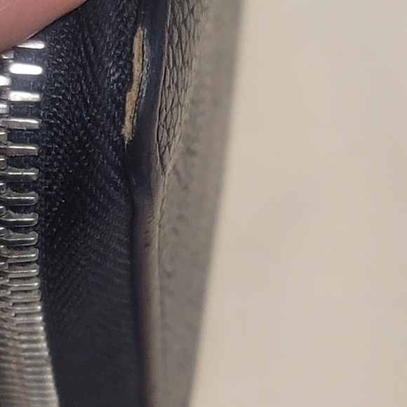 Louis Vuitton Mahina Round Zippy Wallet Noir W/Box - Picture 6 of 16